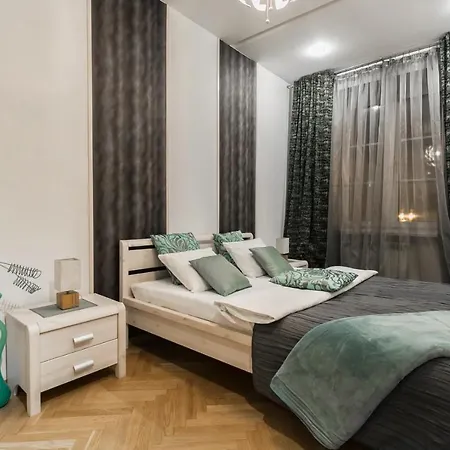 Stoney Apartment *